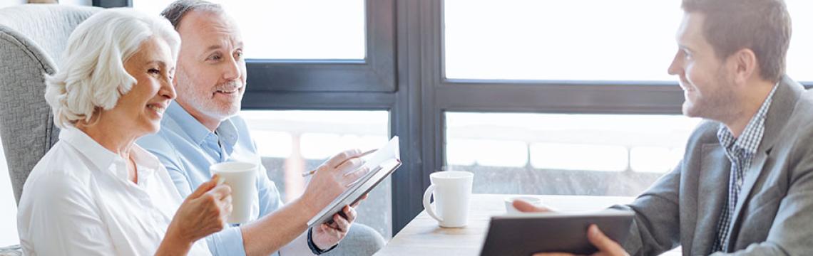 senior de plus de 55 ans